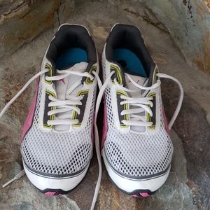 Womens Puma Running Shoes